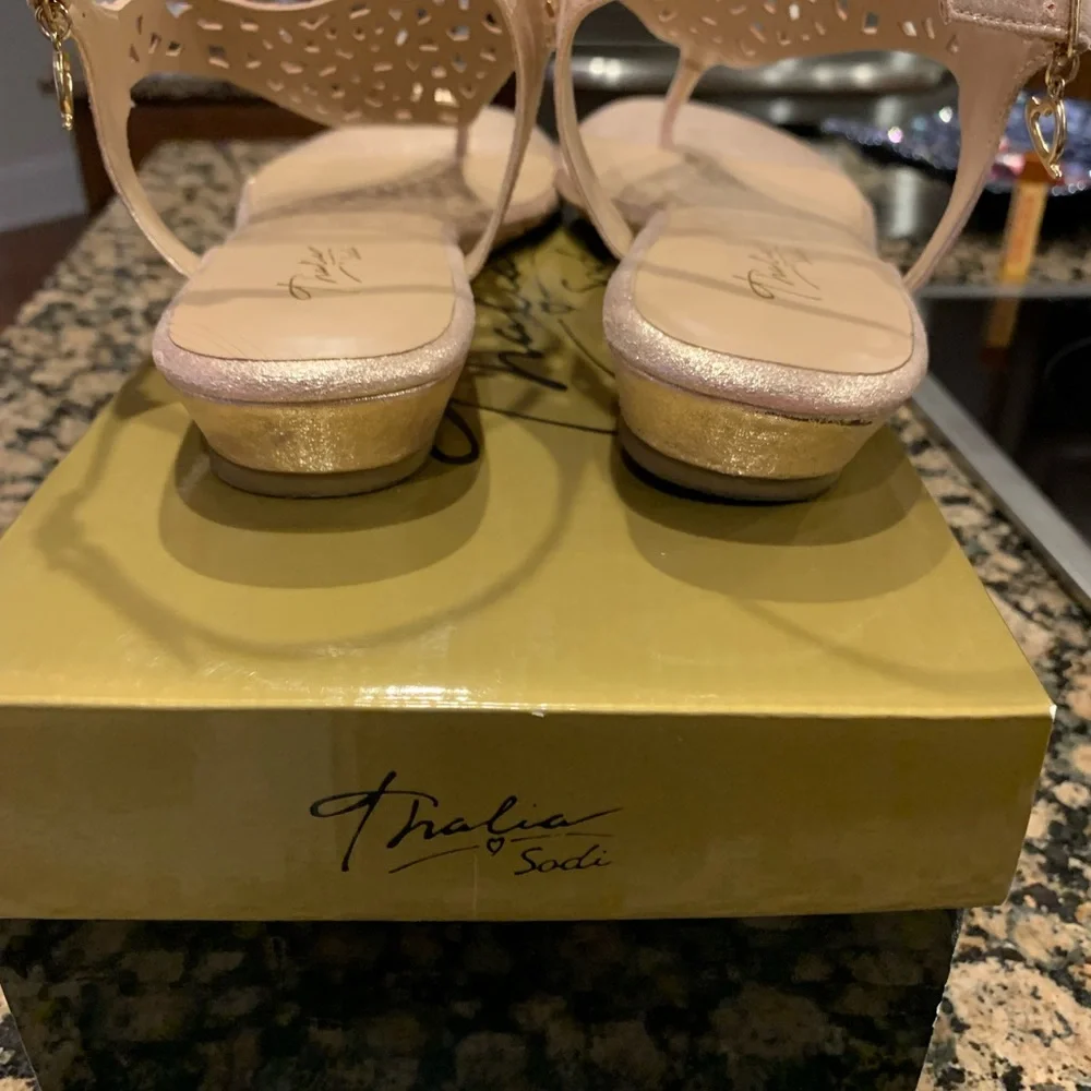 New! Thalia Sodi Rose Gold Ilyssa Open Toe Casual Slingback Sandals - Picture 8 of 9